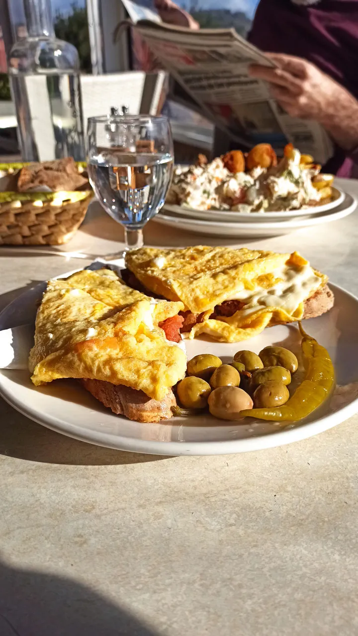 Pa amb Oli Mallorquín with sobrasada and Mahón cheese — Es Muntant